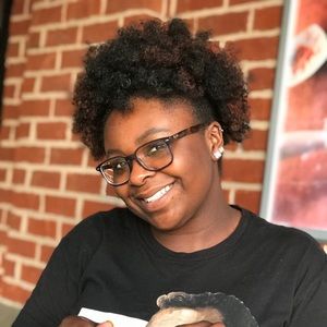 Meet your Posher, Adrienne